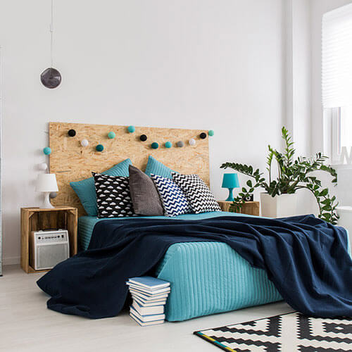 D um look novo no seu quarto com almofadas e tapetes